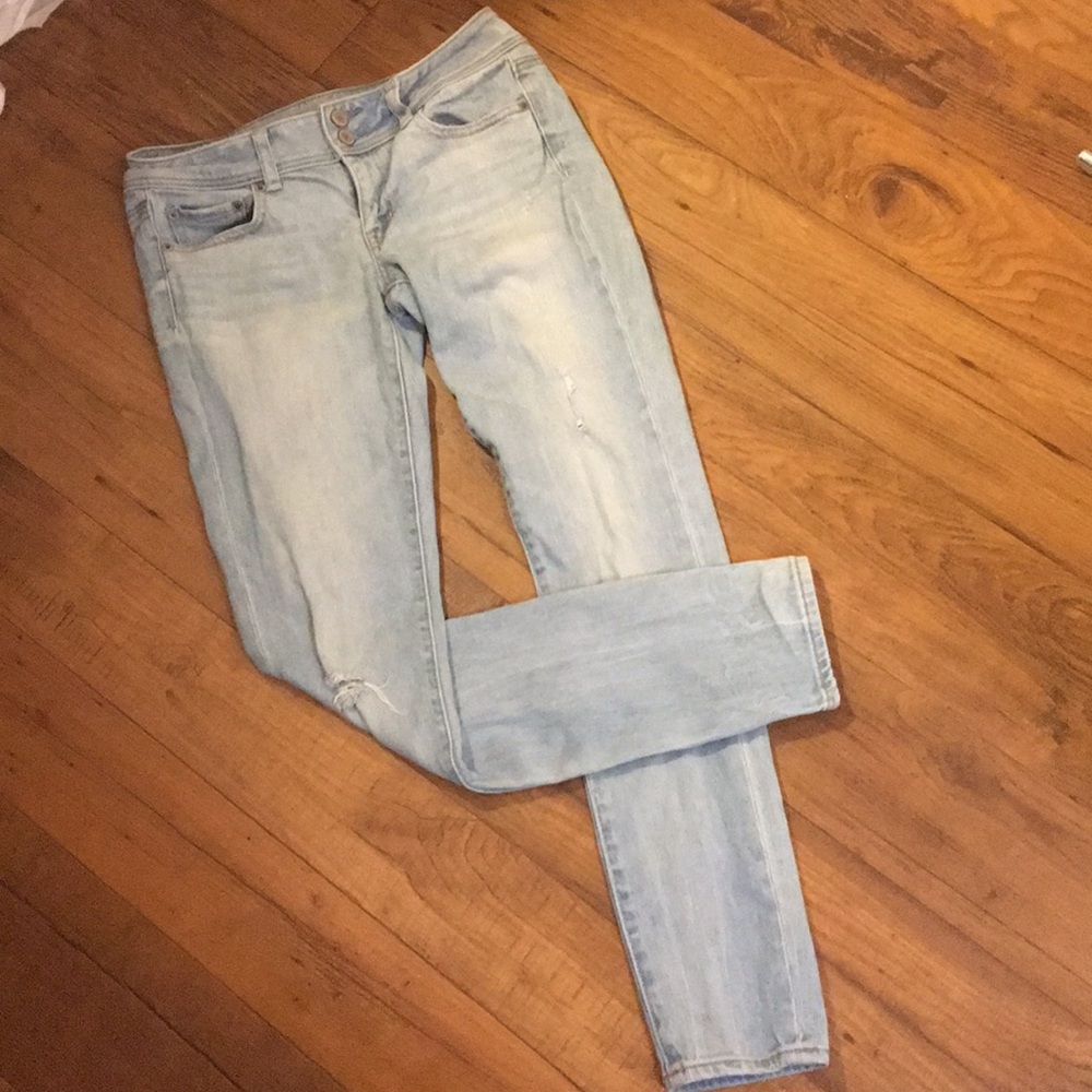 NWOT American Eagle Ripped Jeans - Picture 2 of 7
